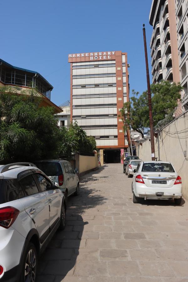 Hotel Sarweshwary Váránasí Exteriér fotografie
