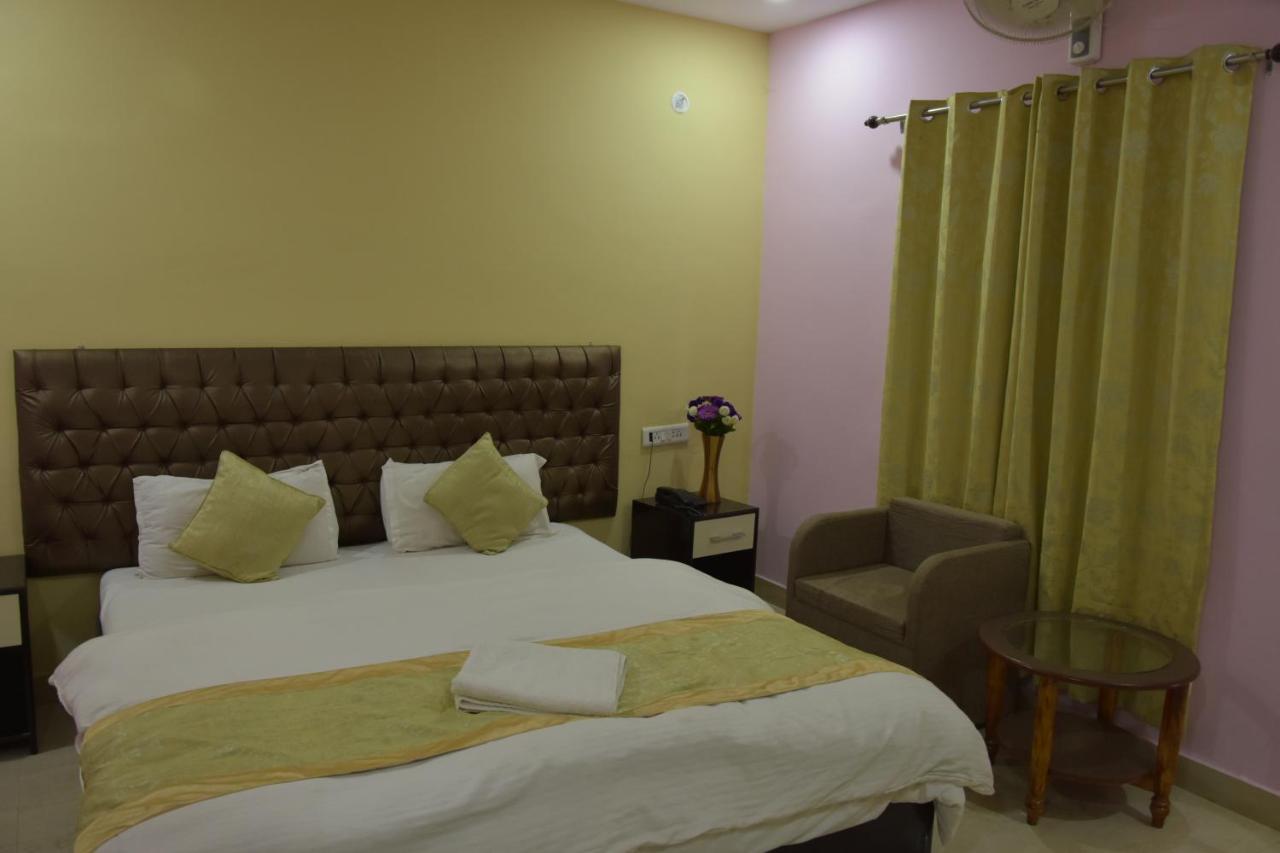 Hotel Sarweshwary Váránasí Exteriér fotografie