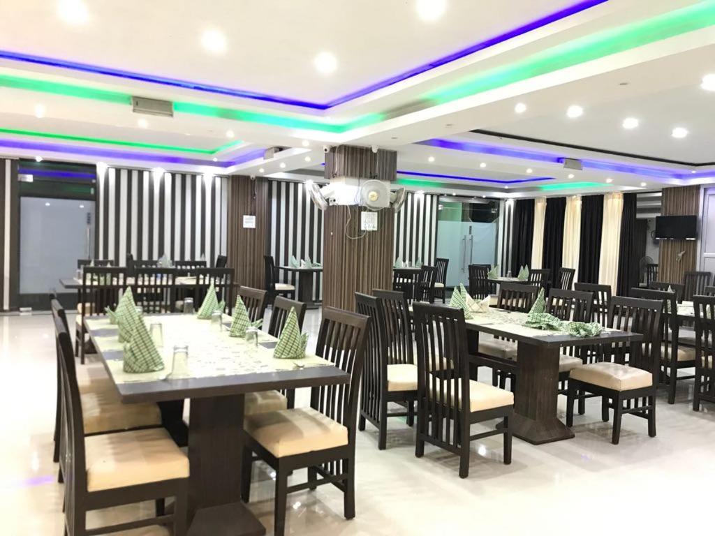 Hotel Sarweshwary Váránasí Exteriér fotografie