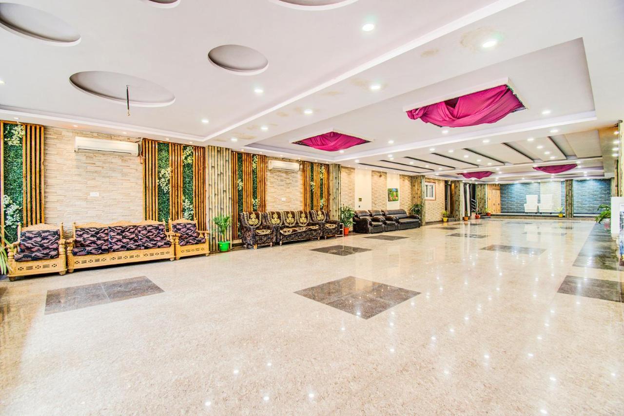 Hotel Sarweshwary Váránasí Exteriér fotografie