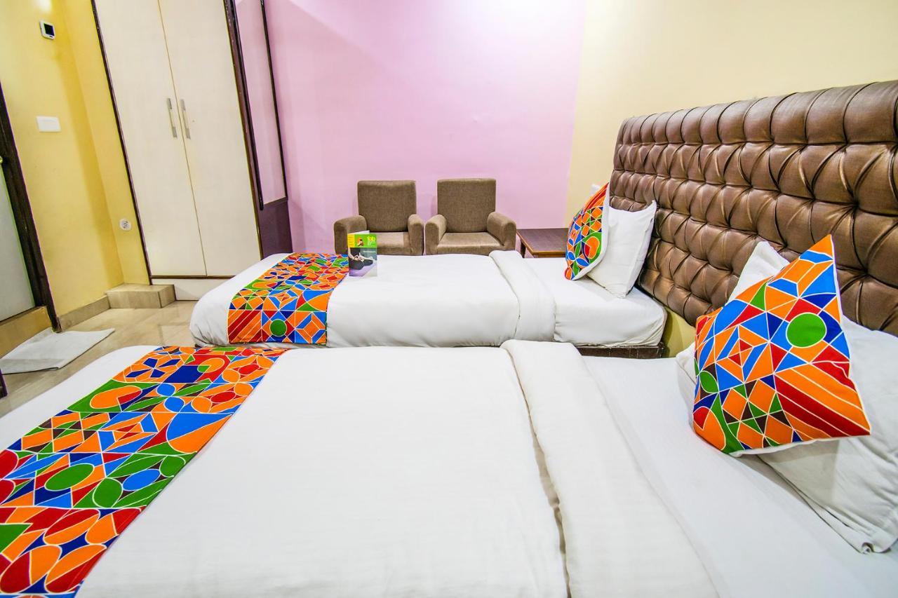 Hotel Sarweshwary Váránasí Exteriér fotografie