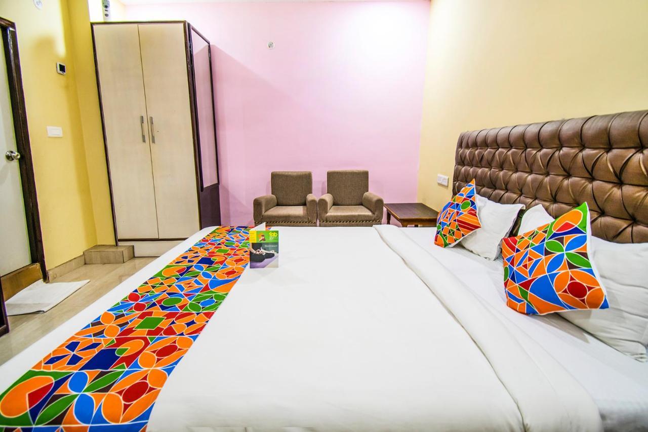 Hotel Sarweshwary Váránasí Exteriér fotografie