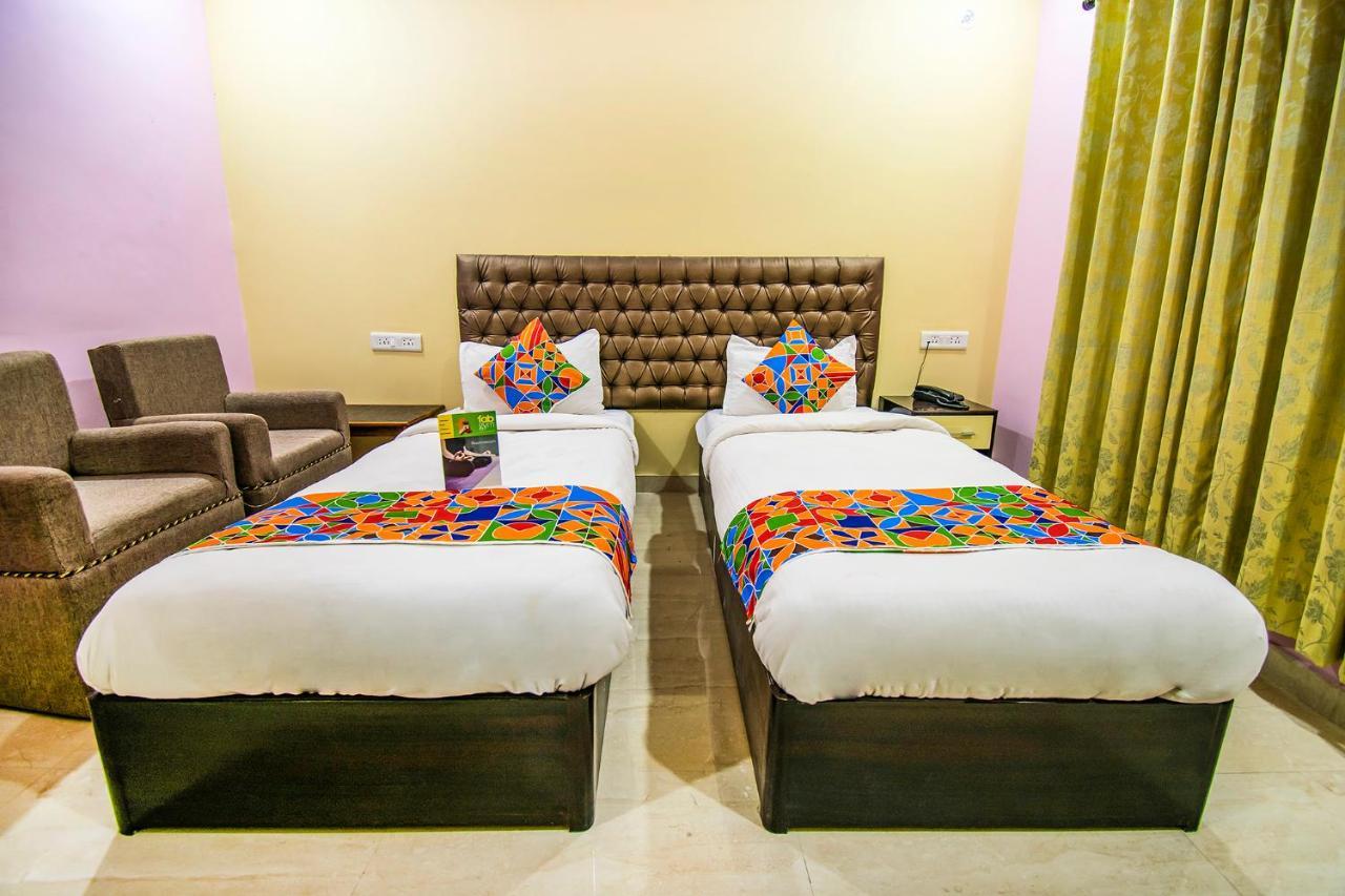 Hotel Sarweshwary Váránasí Exteriér fotografie